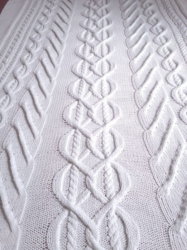Plaid irlandais blanc, 100% coton, blanc, tricoté main. pièce unique. Création originale La Malle au Coton. M6