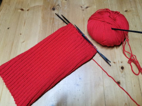 Bonnet en court de tricotage