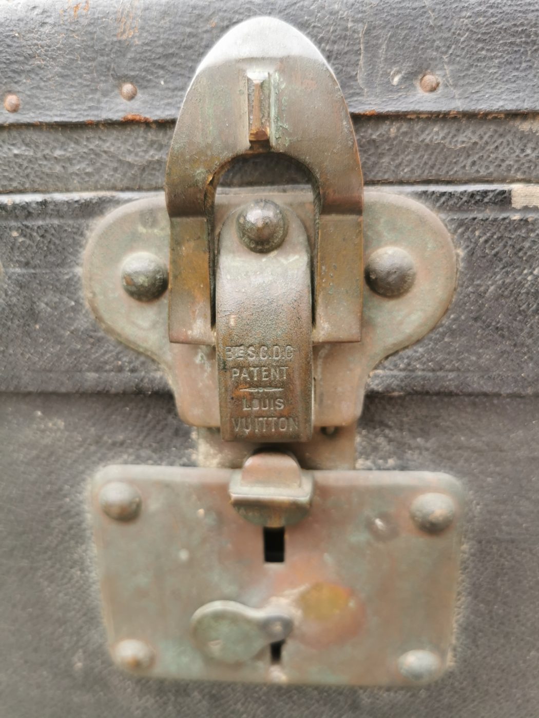 Gros plan sur la serrure