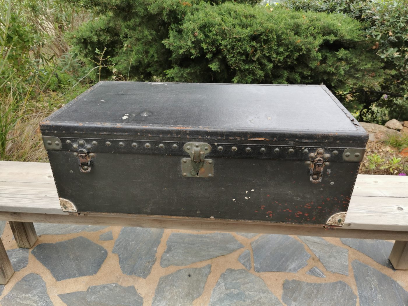 Vue de face, malle Louis Vuitton