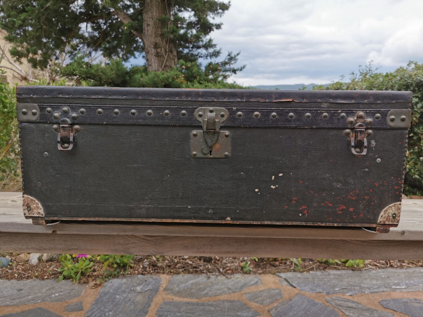 Plan face avant de la malle Louis Vuitton