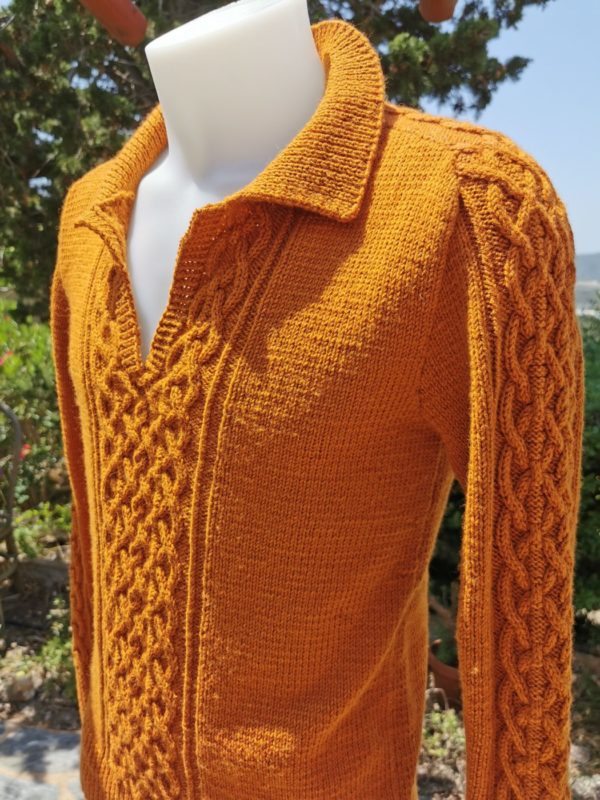 Pull col polo sur mannequin