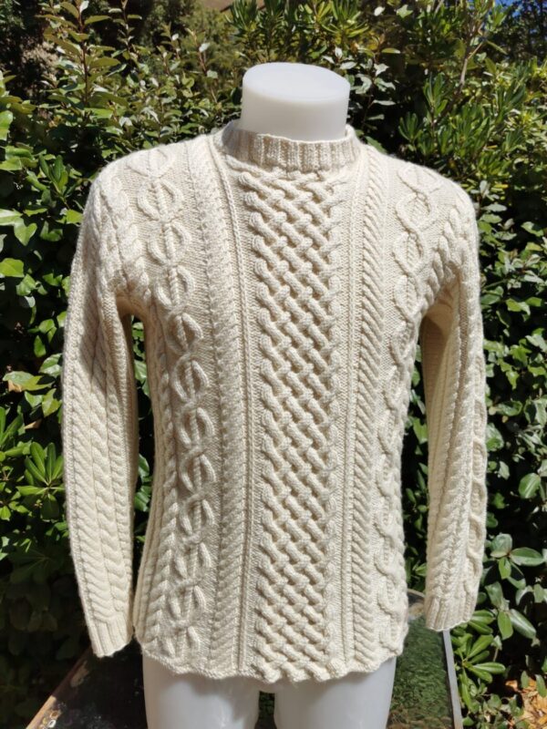 Pull cachemire sur mannequin homme