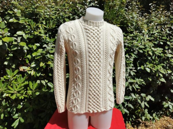 Pull cachemire sur mannequin homme