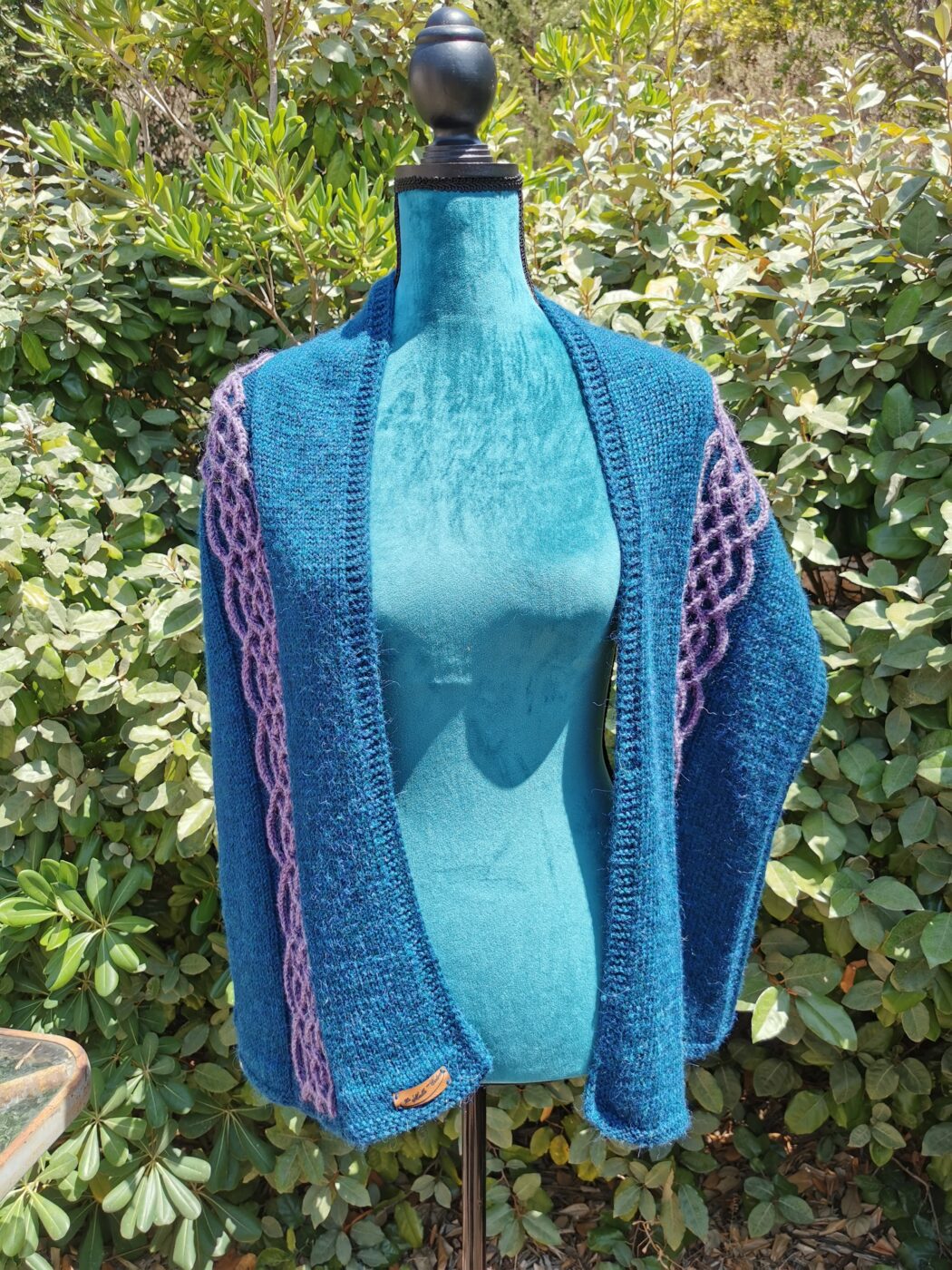 Echarpe bicolore sur mannequin femme